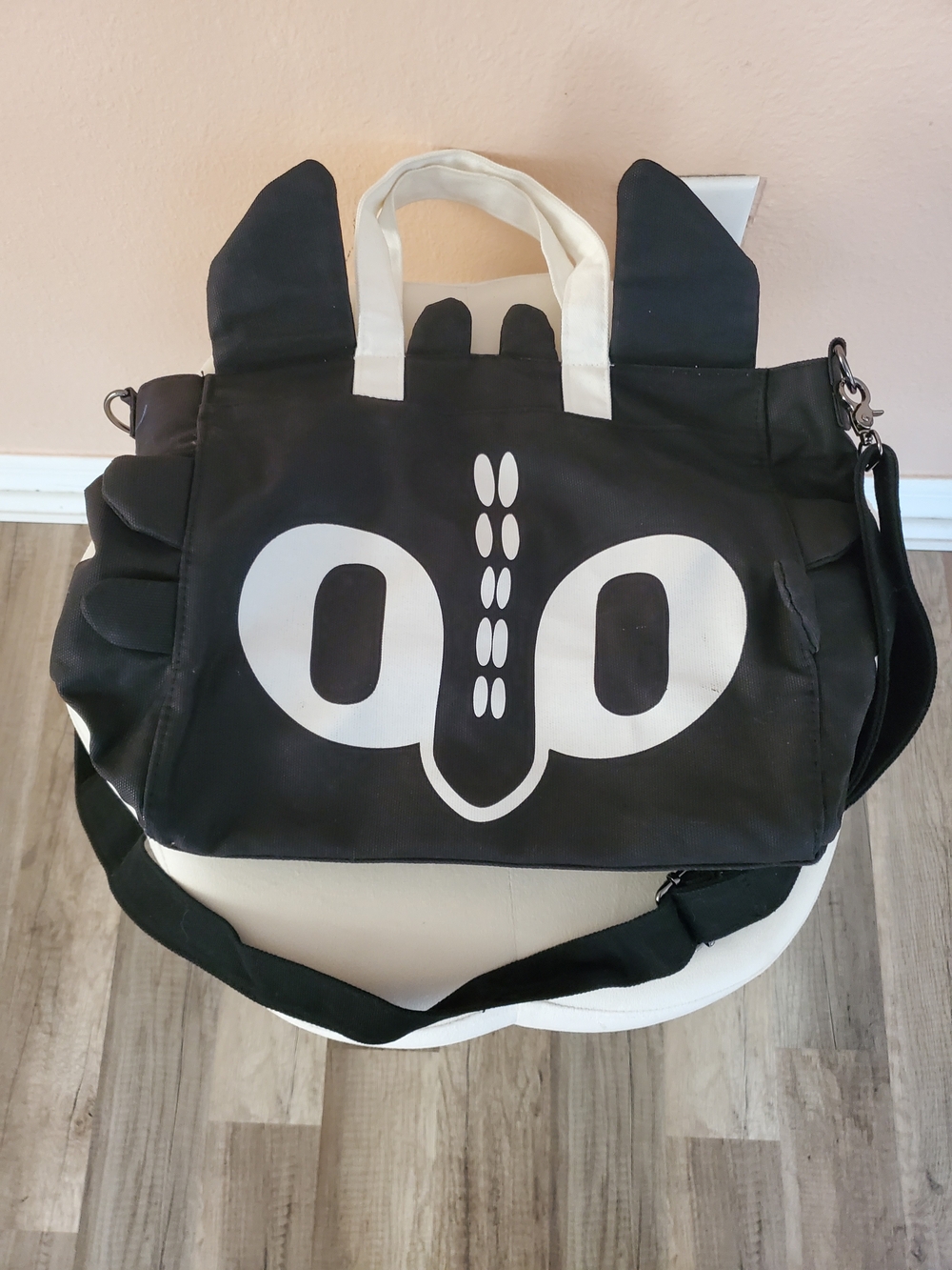 Official UniversalStudios to Train Your Dragon - Isle of Berk Toothless Tote Bag